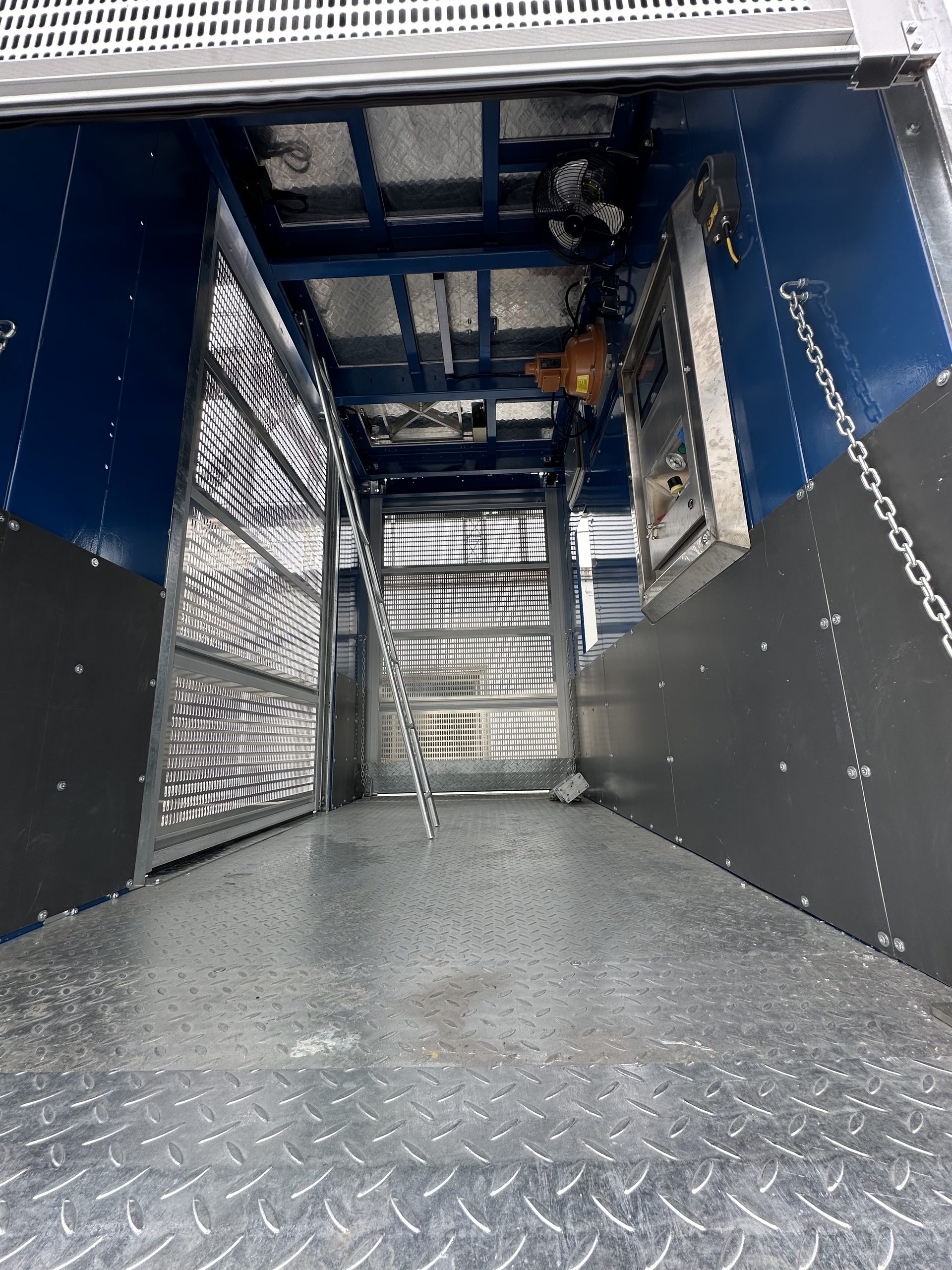 YHX cage interior